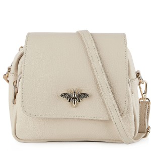 Beżowa, skórzana torebka z klapką z metalowym zapięciem w kształcie pszczoły