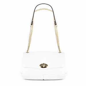 Biała pikowana torebka na łańcuszku z klapką ze skóry