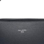 Logo firmowe z przodu torebki