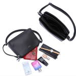 Pojemne wnętrze torebki