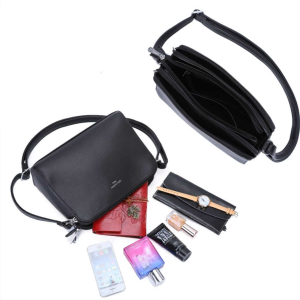 Pojemne wnętrze torebki