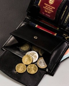 Wygodna kieszonka na bilon