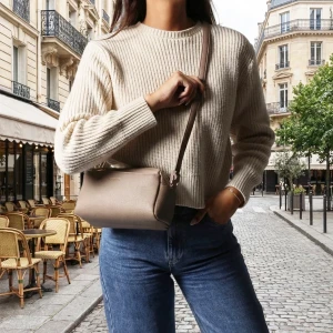 mala-bezowa-taupe-torebka-listonoszka-gallantry-trzy zamki.webp