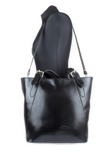 Czarna skórzana torebka