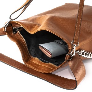 Worek skórzany z łańcuchem Brązowy