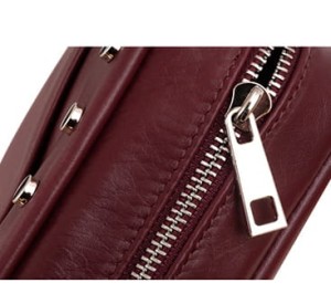 Brązowa  torebka z ćwiekami - listonoszka