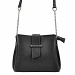 Czarna skórzana torebka - kuferek z łańcuszkiem