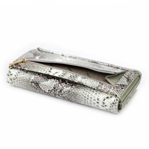 Skórzany portfel a'la skóra węża- tył