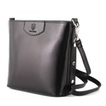 Skórzana torebka na ramię z ozdobnymi nitami czarna (id 866)