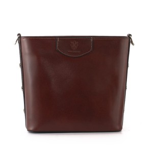 Skórzana torebka z ozdobnymi nitami