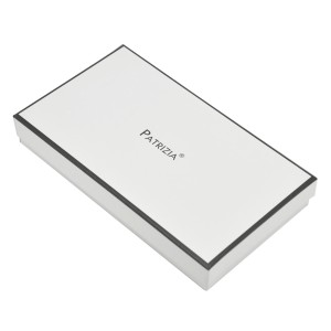 Oryginalne pudełko z logiem firmy Patrizia Piu
