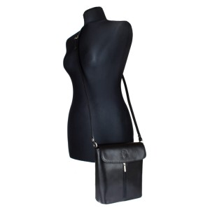 Czarna torebka listonoszka ze skóry