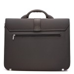 Z tyłu aktówki duża płaska kieszeń zapinana na suwak