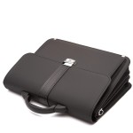 ... od góry aktówki wygodna składana rączka