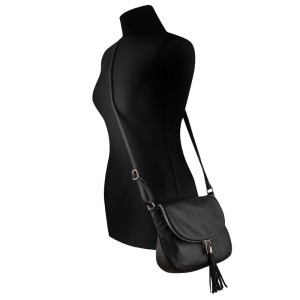 Czarna skórzana torebka z klapką