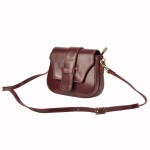 Torebka istonoszka ze skóry na reguowanym pasku